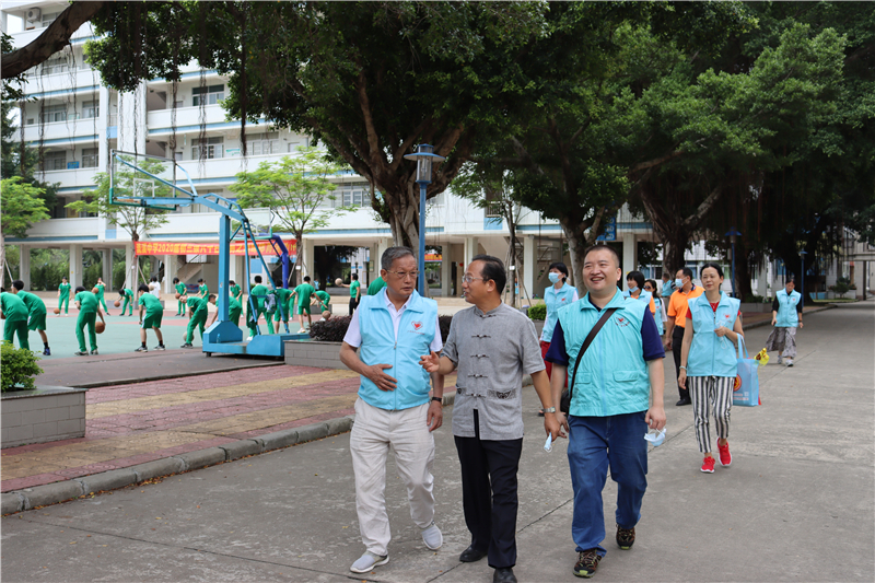 【賽思達(dá)烤箱】助力志愿者團(tuán)隊(duì)赴從化關(guān)愛(ài)師生活動(dòng) 【賽思達(dá)烤箱】助力志愿者團(tuán)隊(duì)赴從化關(guān)愛(ài)師生活動(dòng)