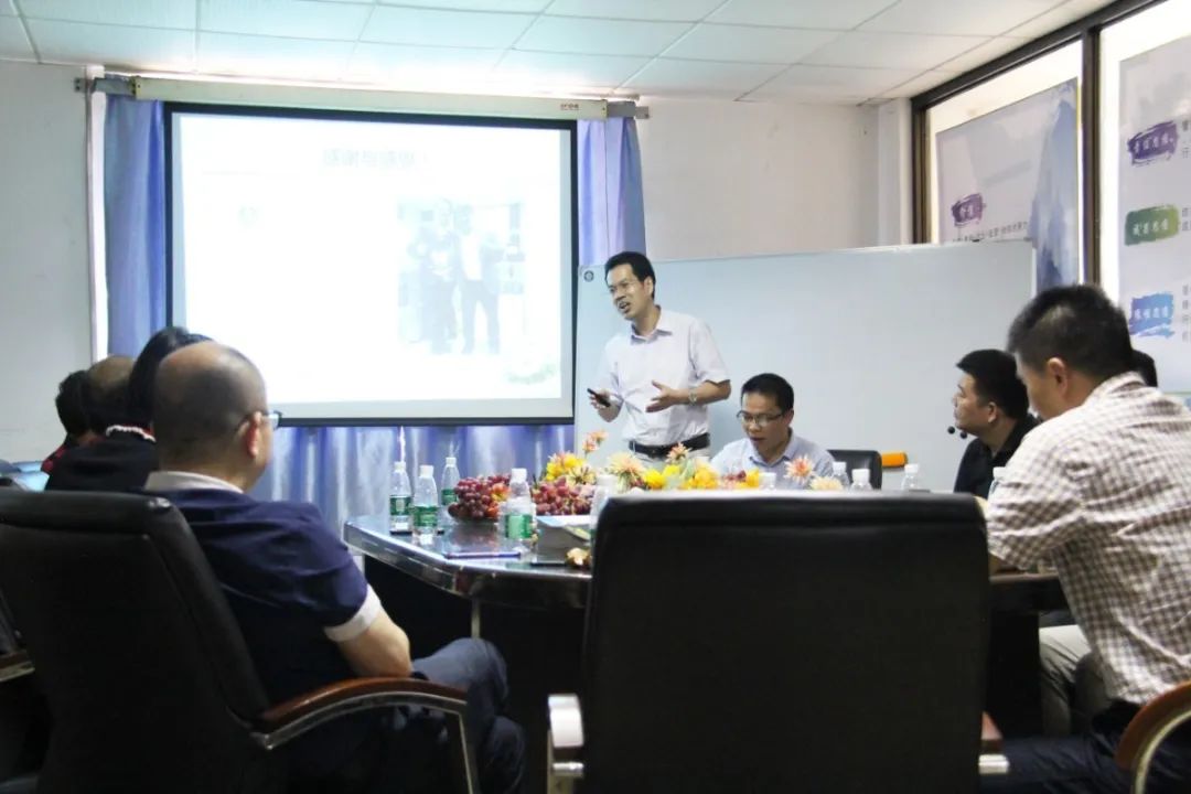 【賽思達(dá)烤箱】董事長參加《打造行業(yè)“1+1>2”聚合效應(yīng)》會(huì)議 【賽思達(dá)烤箱】董事長參加《打造行業(yè)“1+1>2”聚合效應(yīng)》會(huì)議